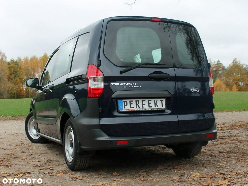 Ford Transit Courier - 25
