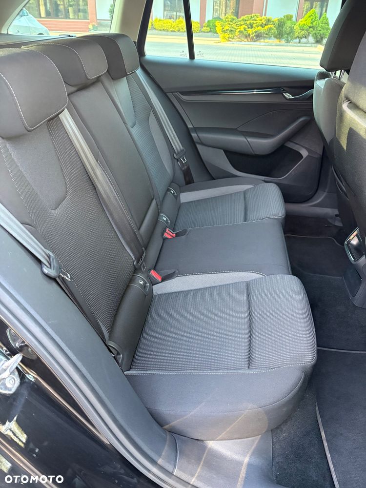 Skoda Octavia 2.0 TDI DSG Ambition - 10