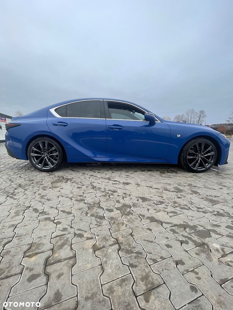 Lexus IS - 4