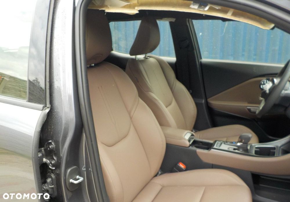 Lexus LBX - 16