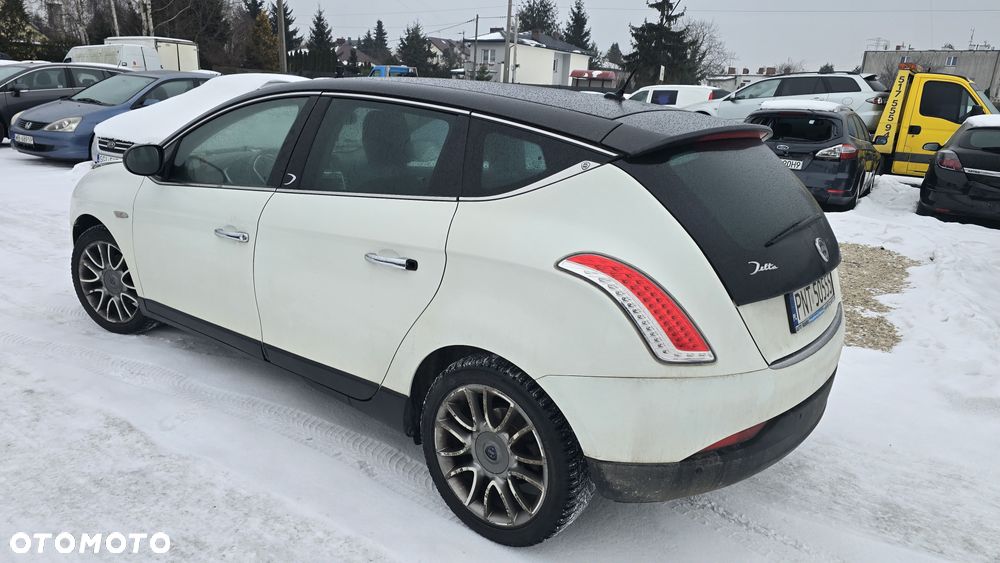 Lancia Delta 1.6 MJ Silver - 12