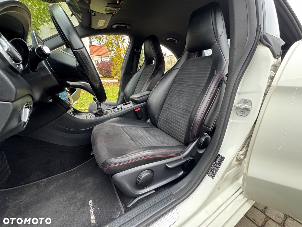 Mercedes-Benz CLA - 25