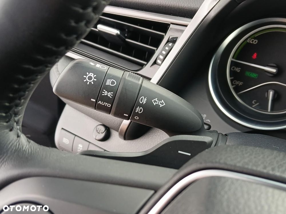 Toyota Camry 2.5 Hybrid Executive CVT - 27