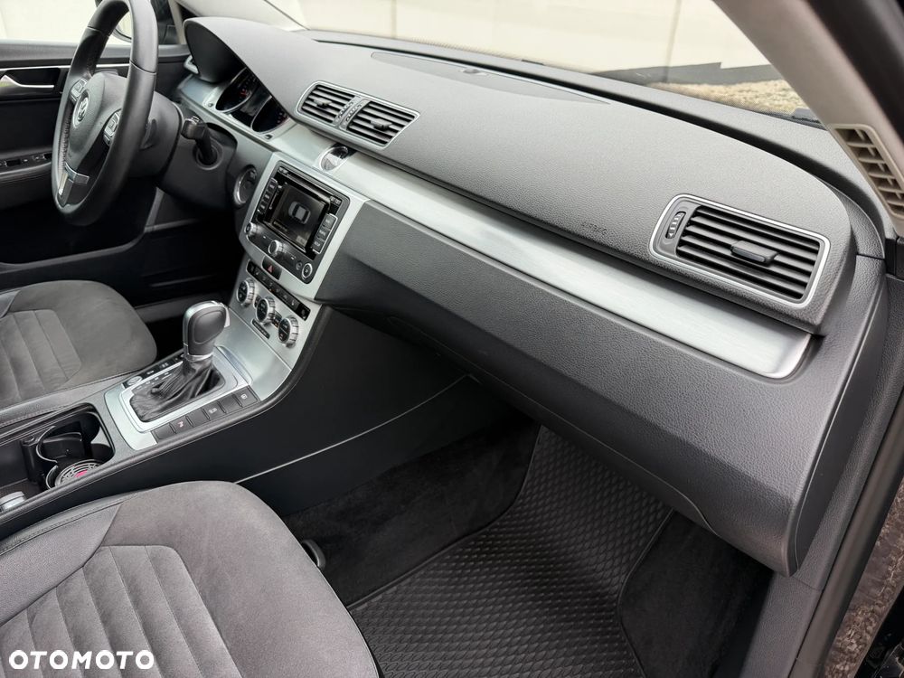 Volkswagen Passat 2.0 TDI Highline DSG - 22