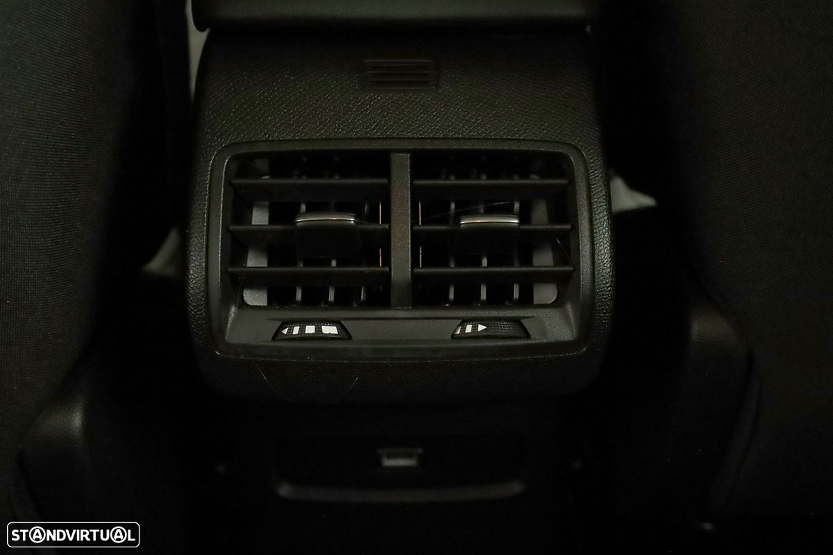 Citroën C4 X 1.2 PureTech Plus EAT8 - 22