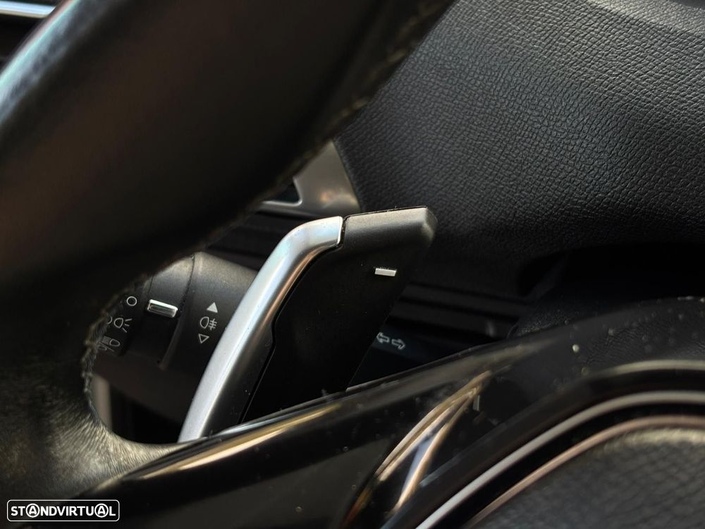 Peugeot 5008 1.5 BlueHDi Allure Pack EAT8 - 28