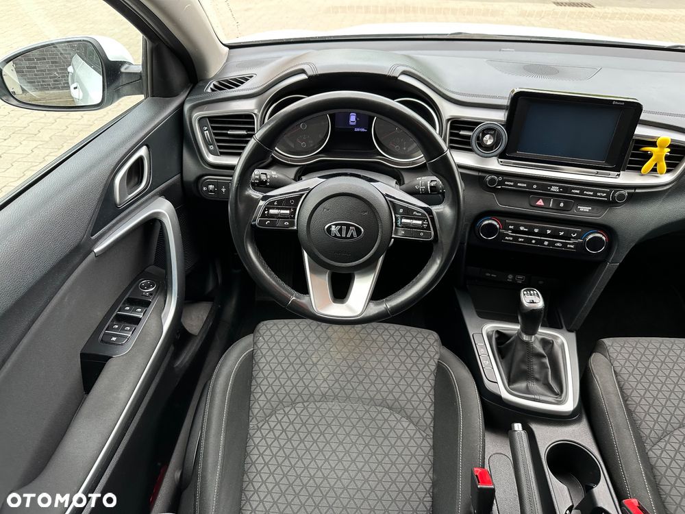 Kia Ceed 1.6 CRDi SCR M - 27