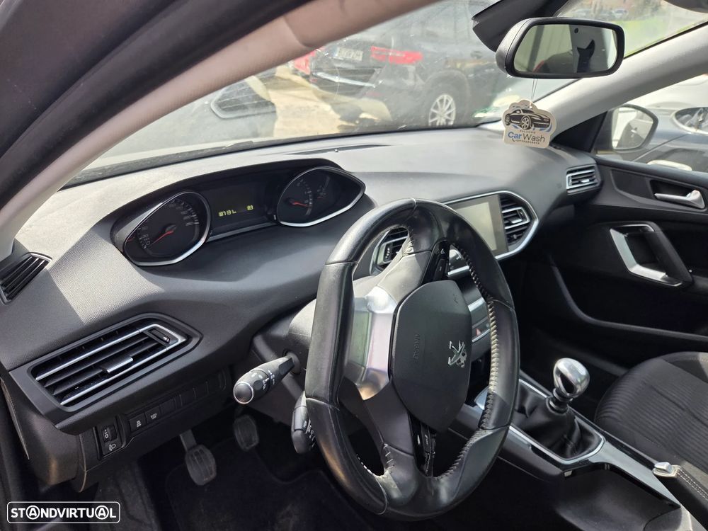 Peugeot 308 - 13
