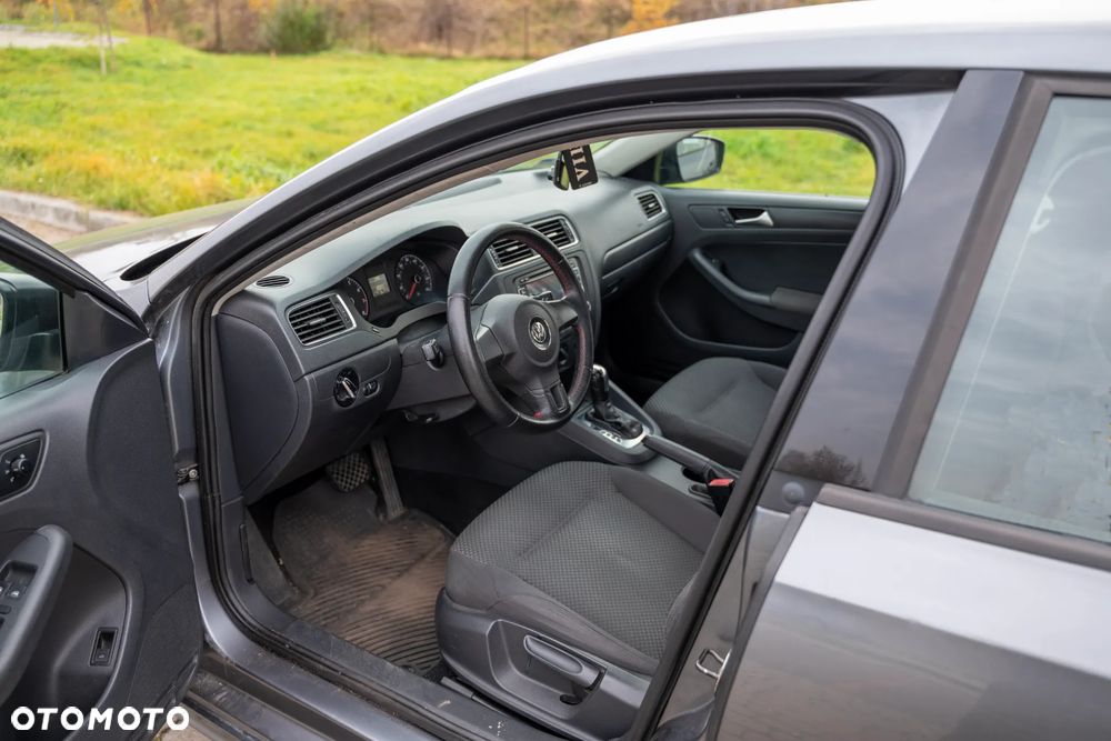 Volkswagen Jetta 2.0 Base - 3