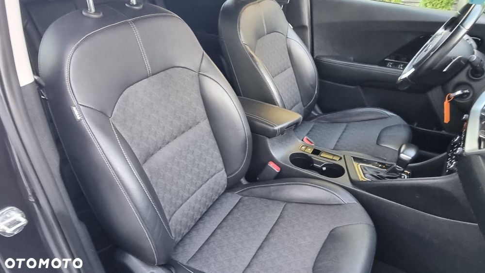 Kia Niro 1.6 GDI Hybrid L Business Line - 13