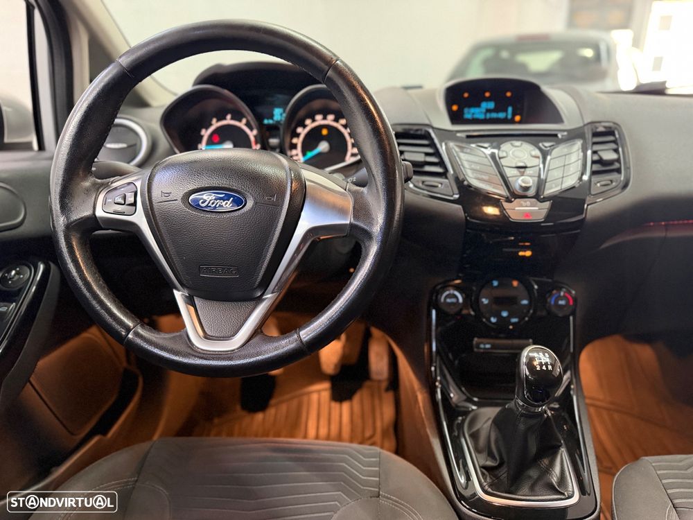 Ford Fiesta 1.0 S&S Titanium - 18