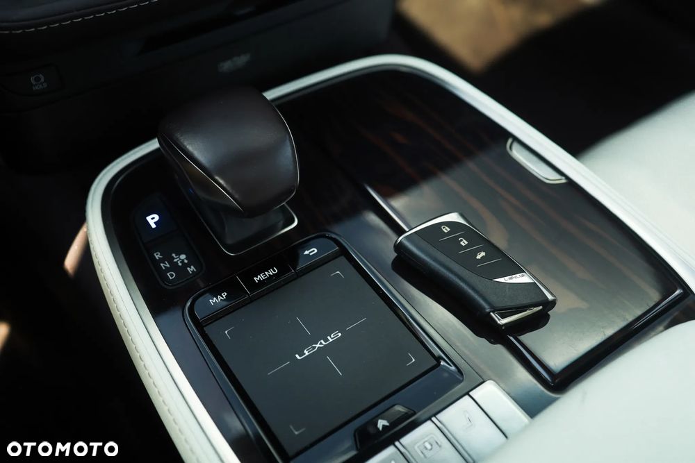 Lexus LS - 18