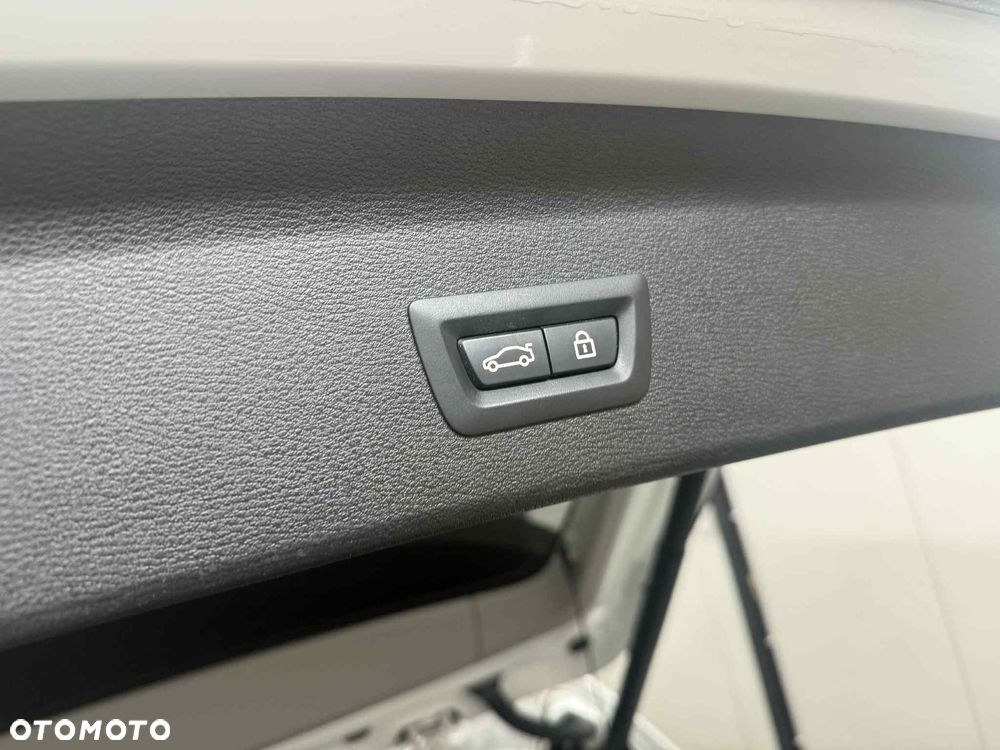 BMW X1 xDrive20d xLine - 24