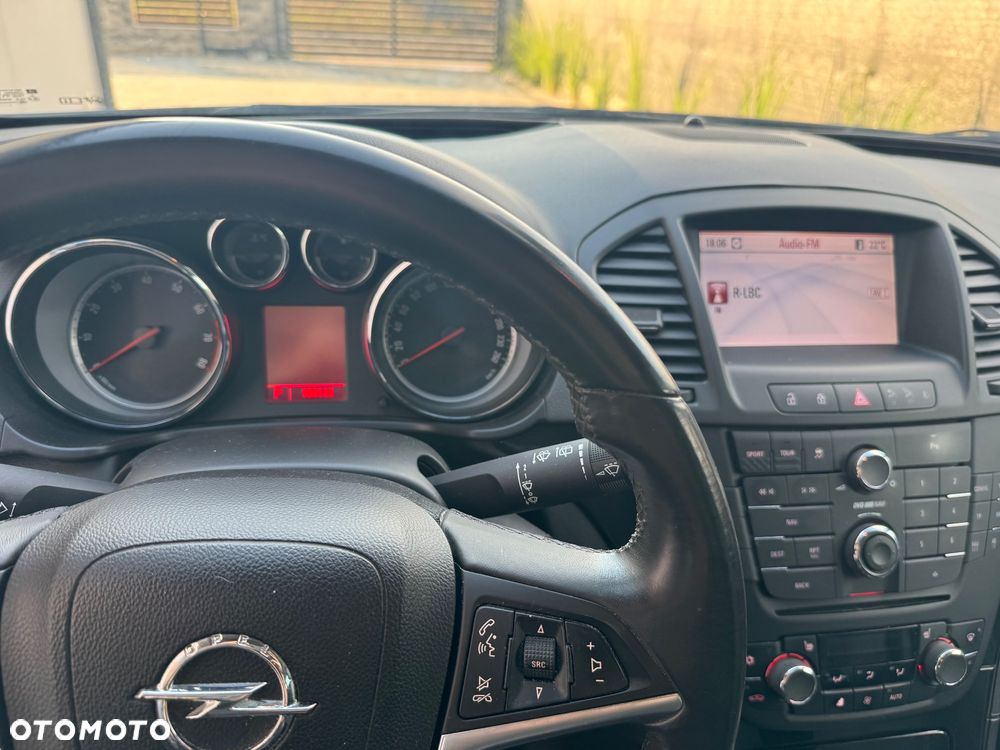 Opel Insignia 2.0 Turbo Sports Tourer 4x4 Automatik Cosmo - 25