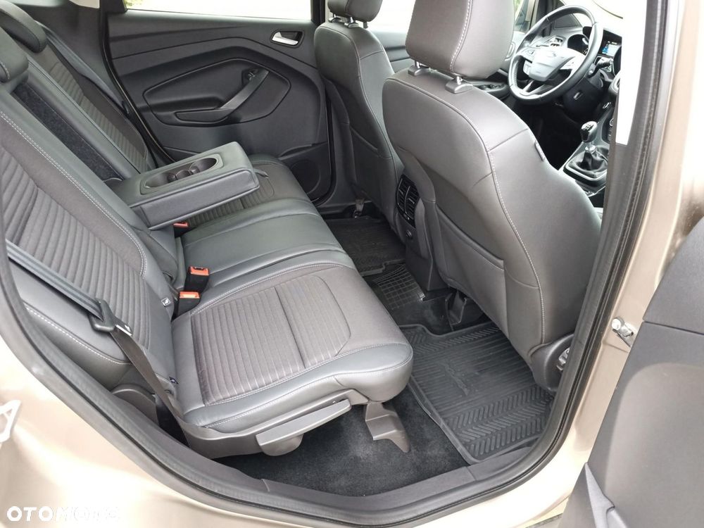 Ford Kuga - 13
