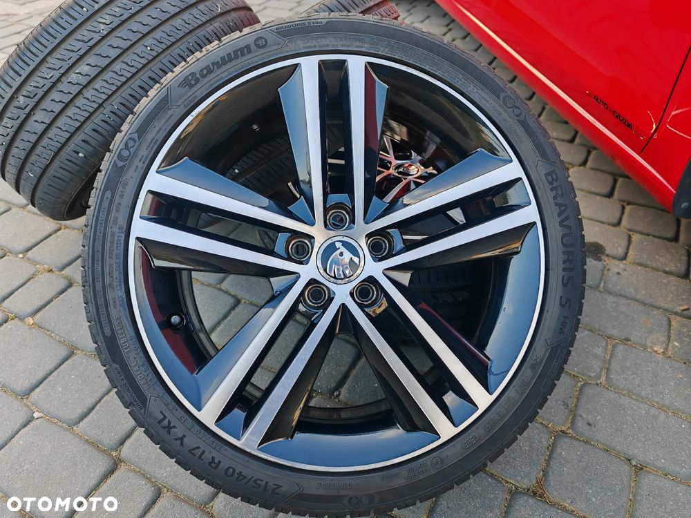 Skoda RAPID 1.2 TSI Style Plus - 24