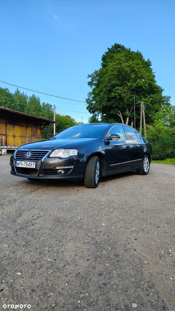 Volkswagen Passat 2.0 FSI Comfortline - 2