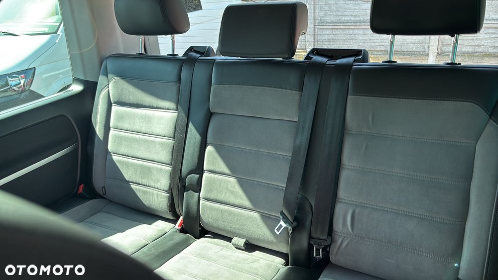 Volkswagen Multivan - 24