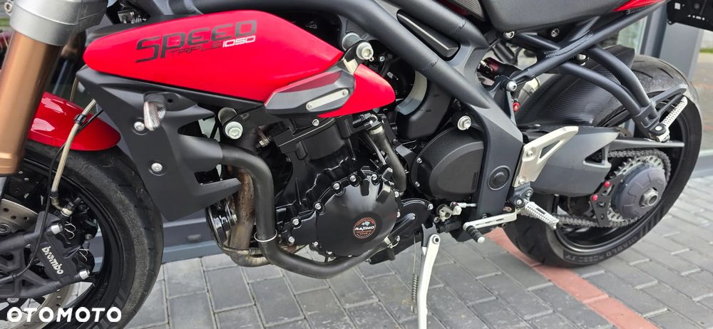Triumph Speed Triple - 32