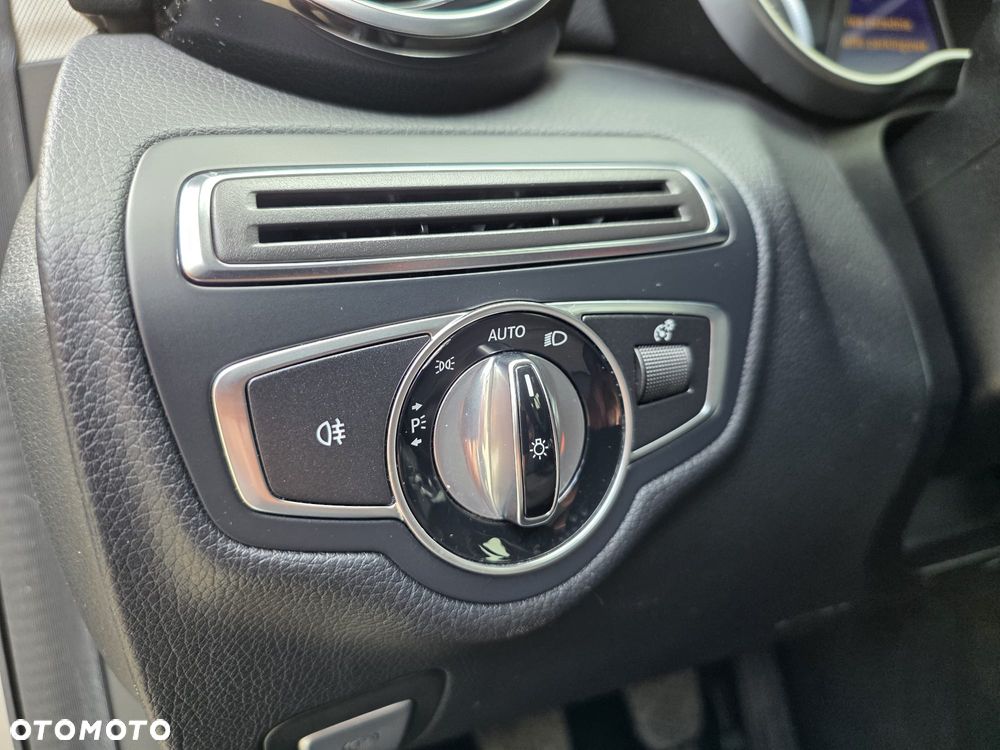 Mercedes-Benz Klasa C 180 (BlueEFFICIENCY) - 25