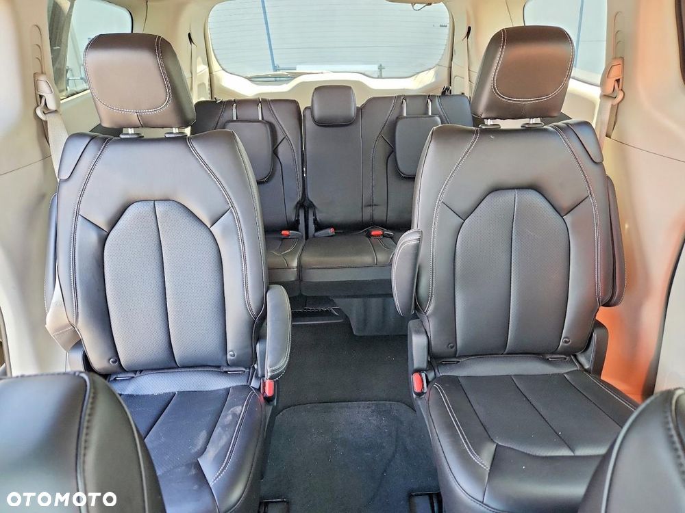 Chrysler Pacifica - 9