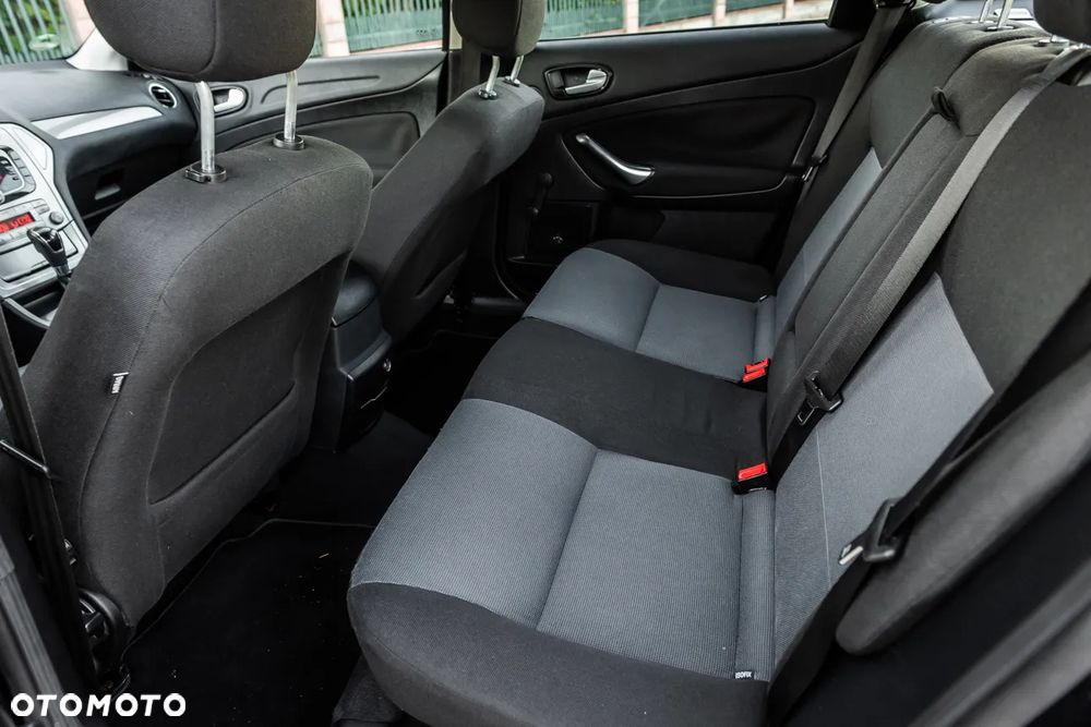 Ford Mondeo 2.0 TDCi Ambiente - 23