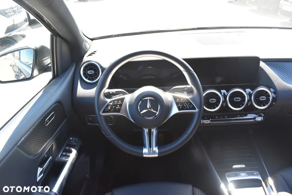 Mercedes-Benz Klasa B 200 d 8G-DCT - 24