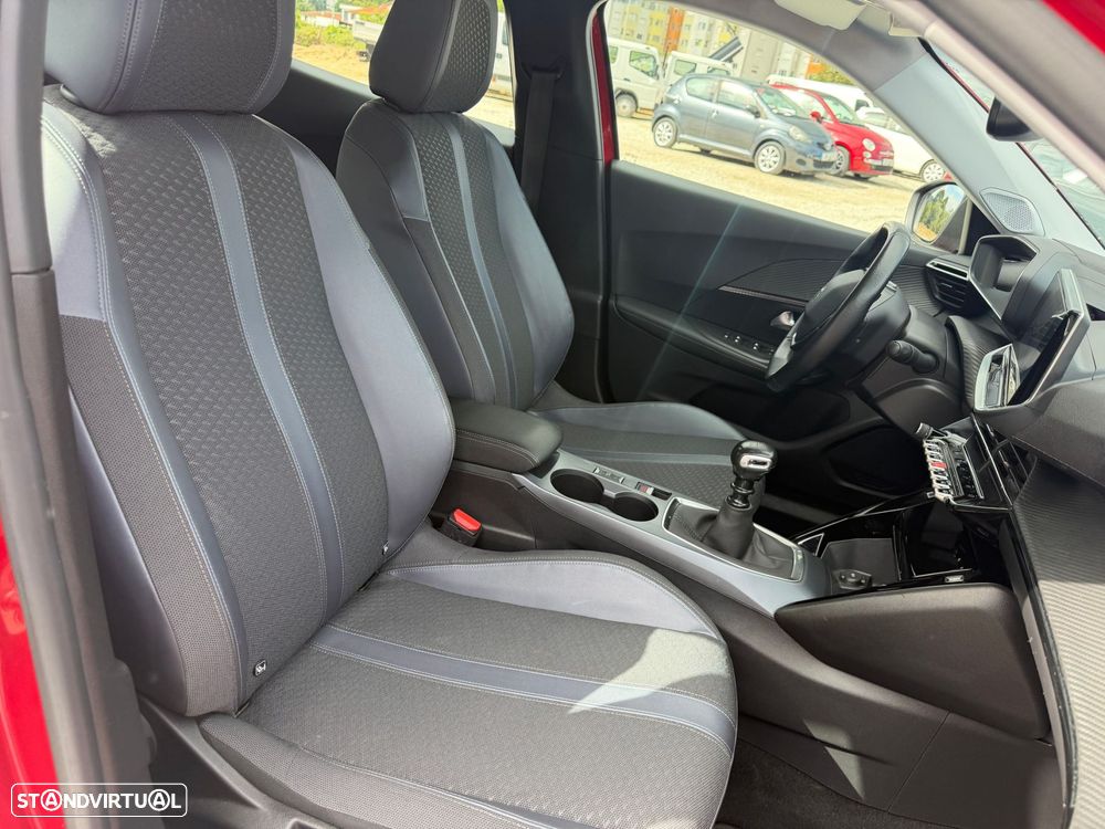 Peugeot 2008 1.2 PureTech Allure - 12