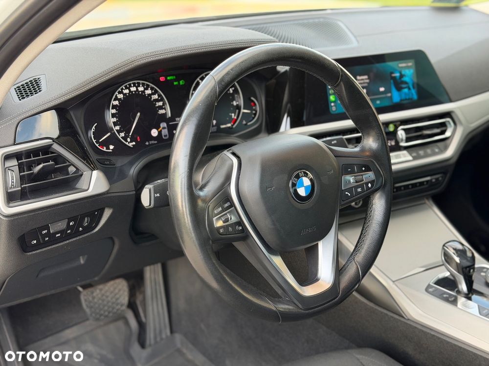 BMW Seria 3 320i Advantage - 10