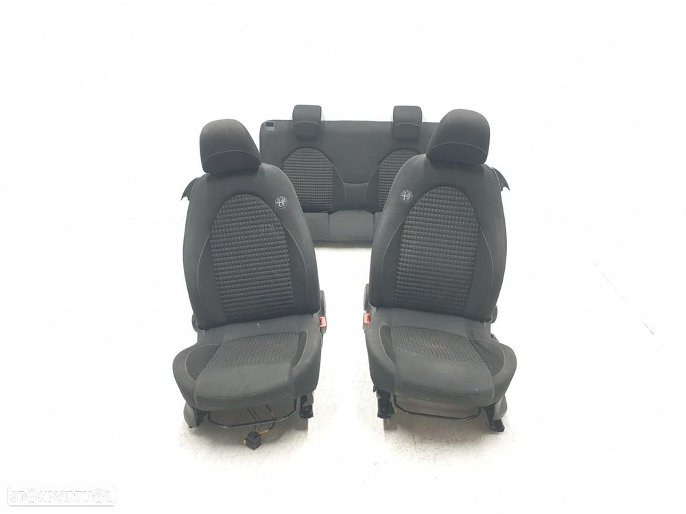 CONJUNTO COMPLETO DE BANCOS ALFA ROMEO MITO 145 - 1