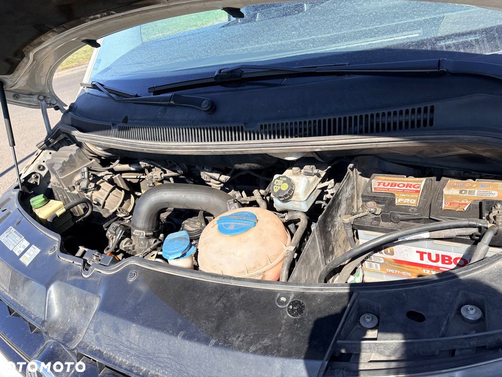 Volkswagen Multivan - 17