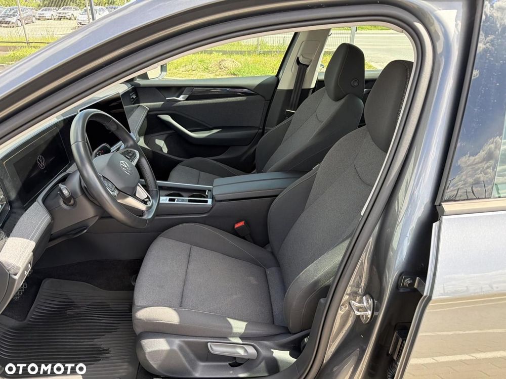 Volkswagen Passat - 17