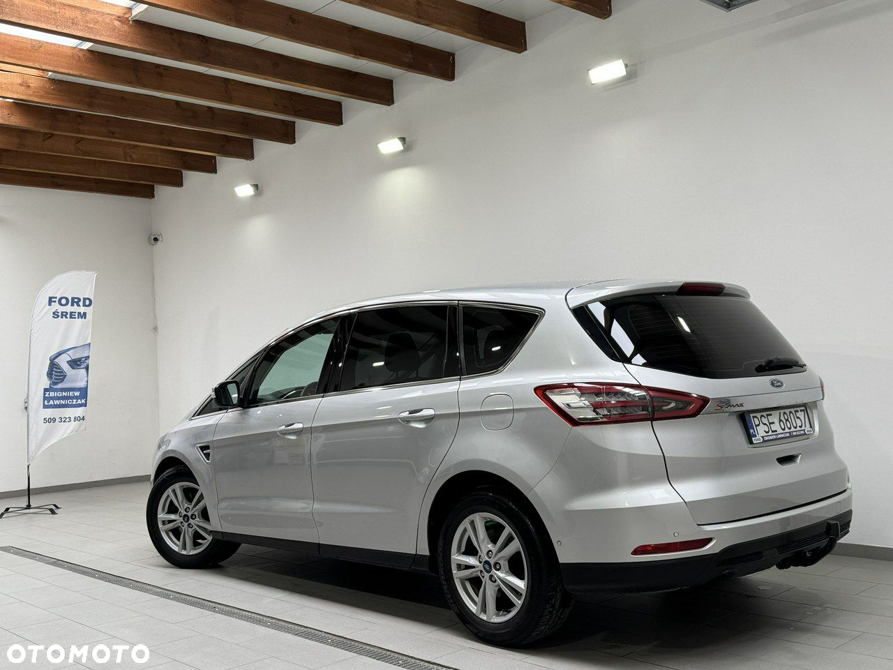 Ford S-Max - 17