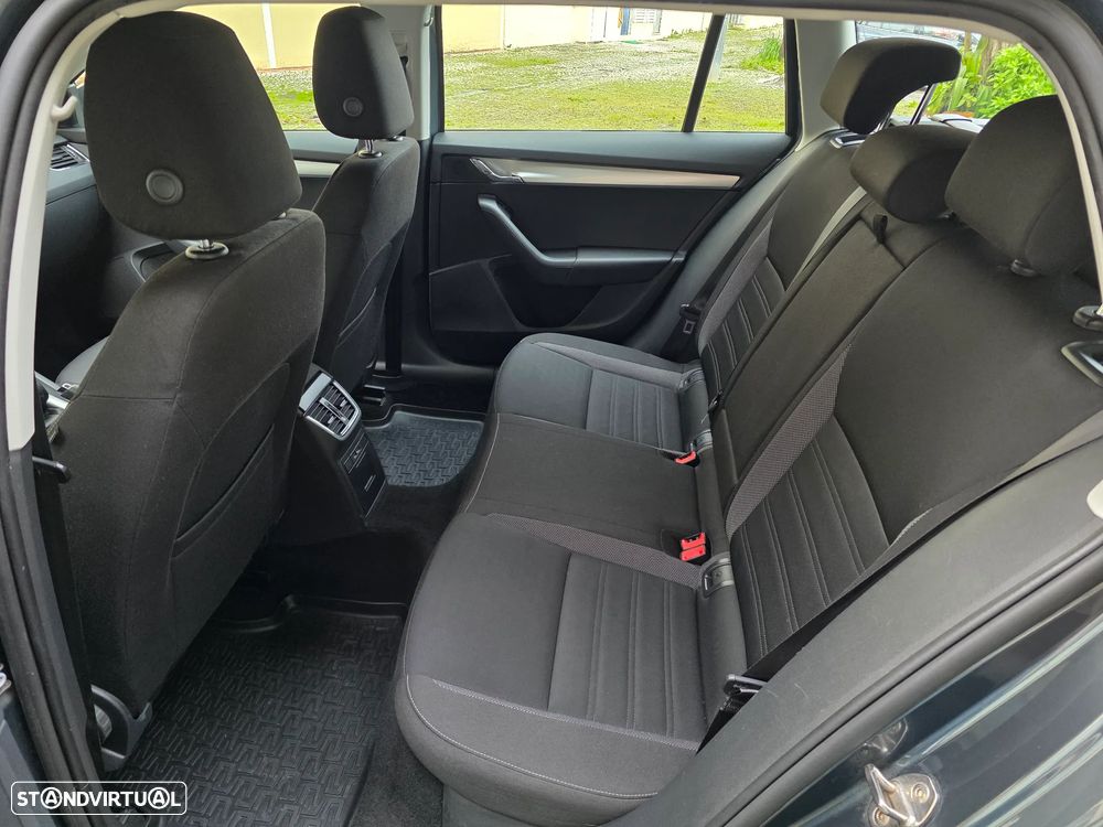 Skoda Octavia Break 1.6 TDi Ambition - 40