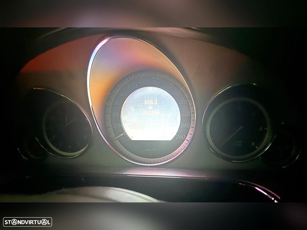 Mercedes-Benz E 350 CDi Avantgarde BlueEfficiency - 8