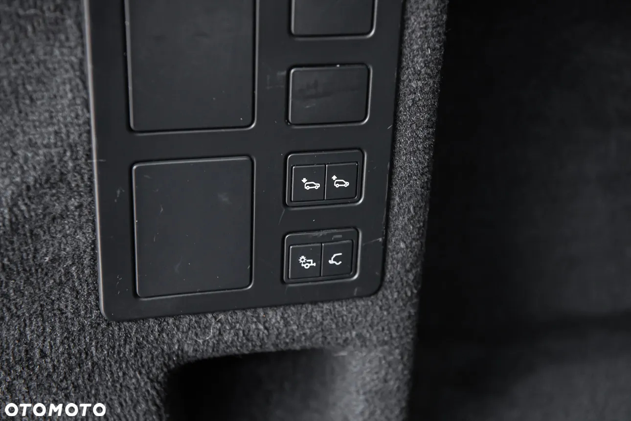 Land Rover Discovery - 5