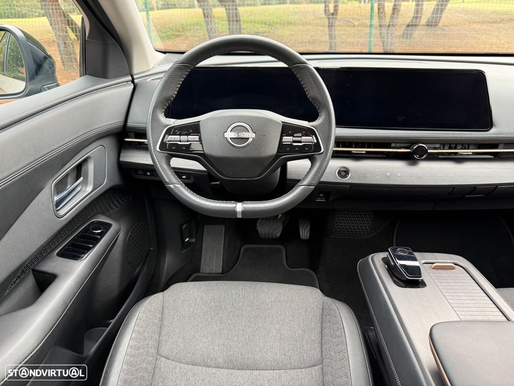 Nissan Ariya 63 kWh Advance Carr. 22kW + Teto Panorâmico - 38