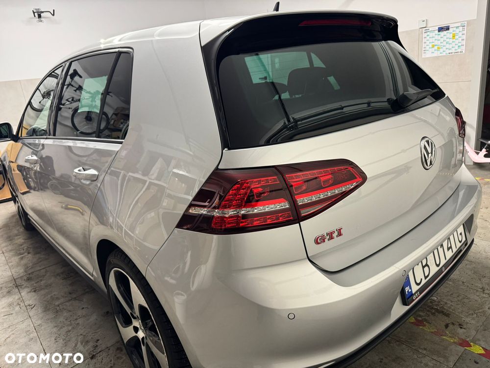 Volkswagen Golf GTI Performance BlueMotion Technology DSG - 12