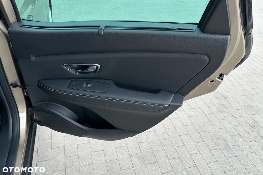 Renault Scenic TCe 140 GPF EDC LIMITED - 29