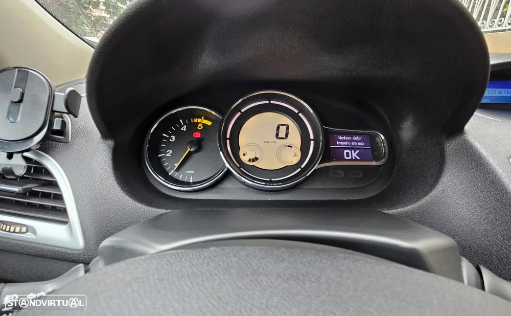 Renault Mégane Coupe 1.5 dCi Dynamique S - 9