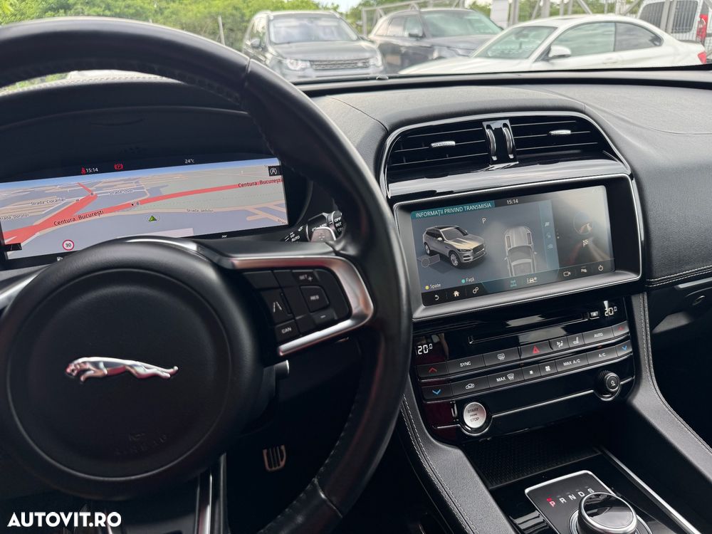 Jaguar F-Pace 20d AWD Aut. R-Sport - 24