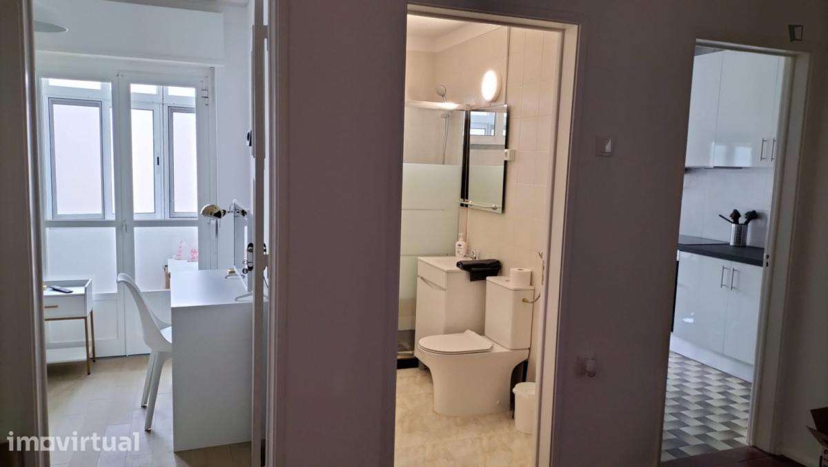 Quarto - localizado em Oeiras Lisbon - Grande imagem: 2/6