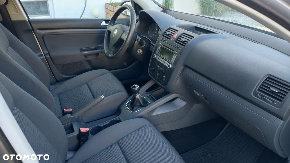 Volkswagen Golf - 16