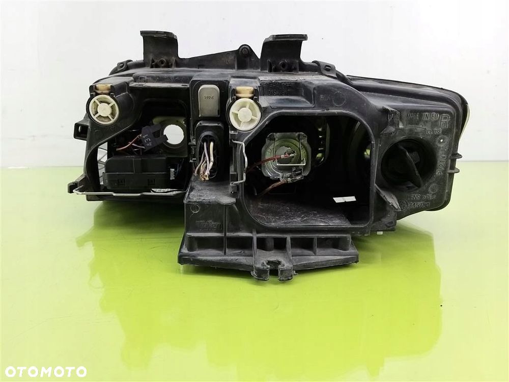 Reflektor lampa przód prawa Audi A4 B6 8E 2000-2004 8E0941004F 89305700 - 6