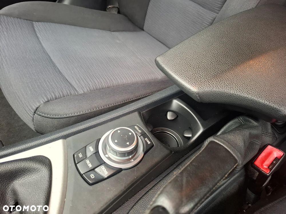 BMW Seria 1 118d DPF - 23