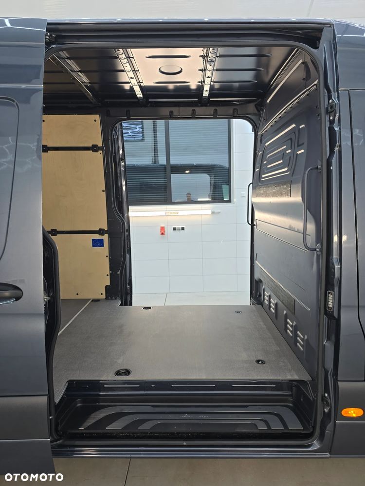 Mercedes-Benz SPRINTER 319 3.0 V6 CDI AUTOMAT 4,40Cm Długi SERWIS ASO MERCEDES-BENZ DO OSTATNIEGO km SALON PL FUL LED HIGH PERFORMANCE MBUX z ekranem dotykowym 10,25 cali SIEDZENIE KIEROWCY KOMFORTOWE, HYDRAULICZNE RESOROWANE PODGRZEWANA SZYBA PRZEDNIA TEMPOMAT KAMERA COFANIA LAKIER METALIK - 20