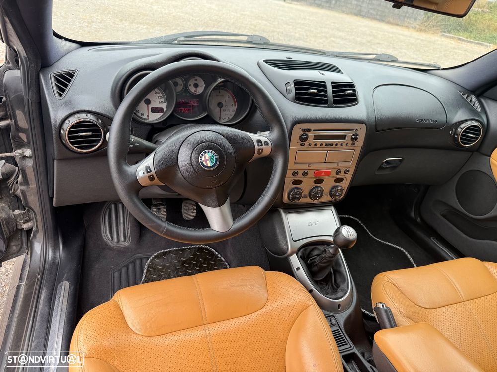 Alfa Romeo GT 1.9 JTD M-JET - 6