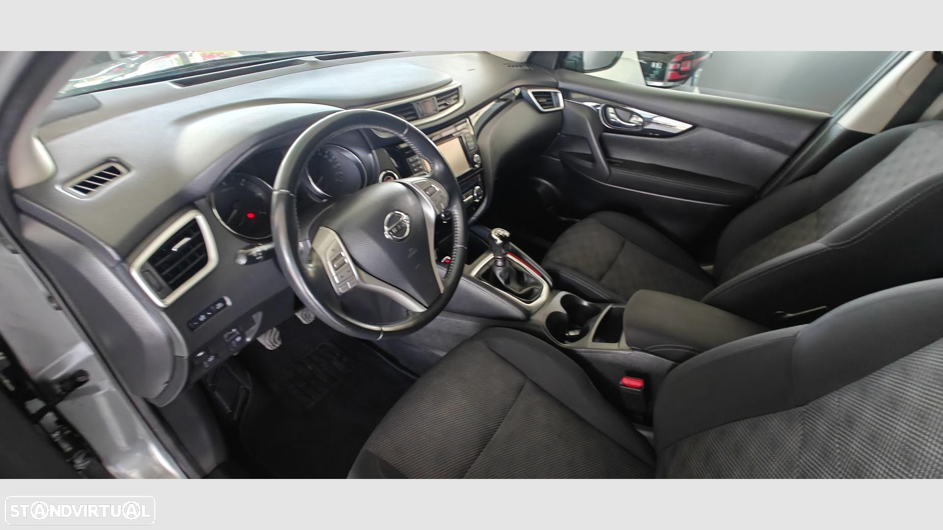 Nissan Qashqai 1.5 dCi N-Connecta 18 - 11