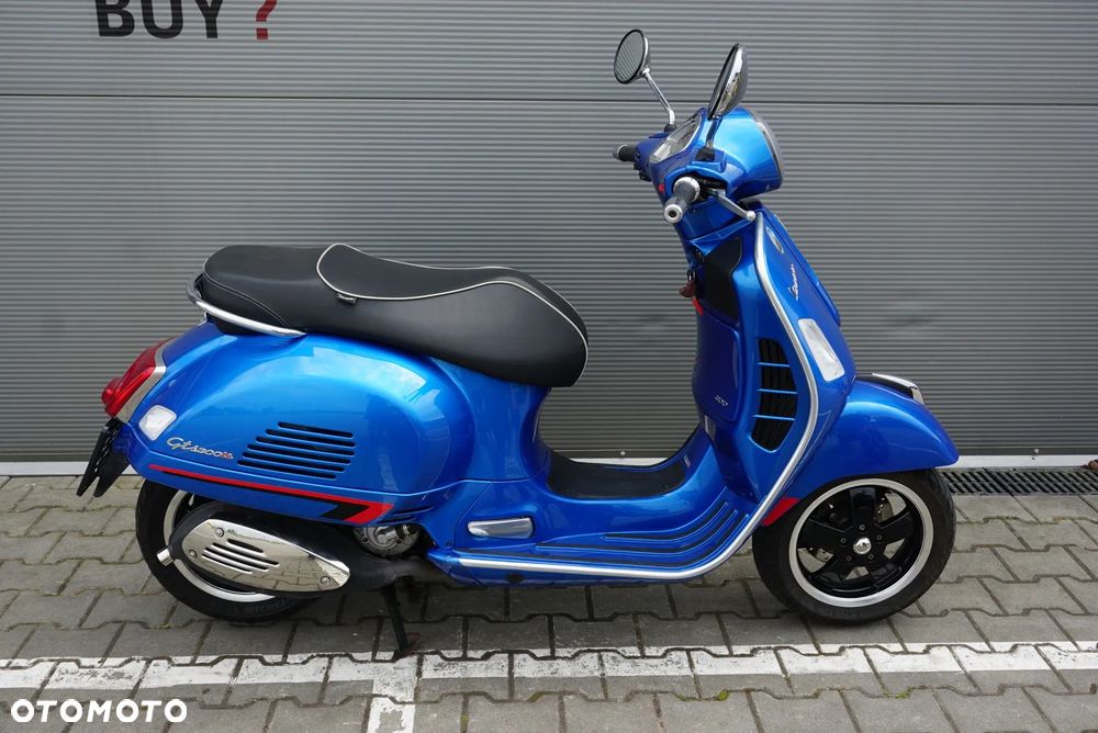 Vespa GTS - 2