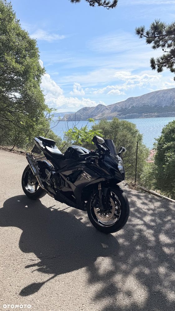 Suzuki GSX-R - 6
